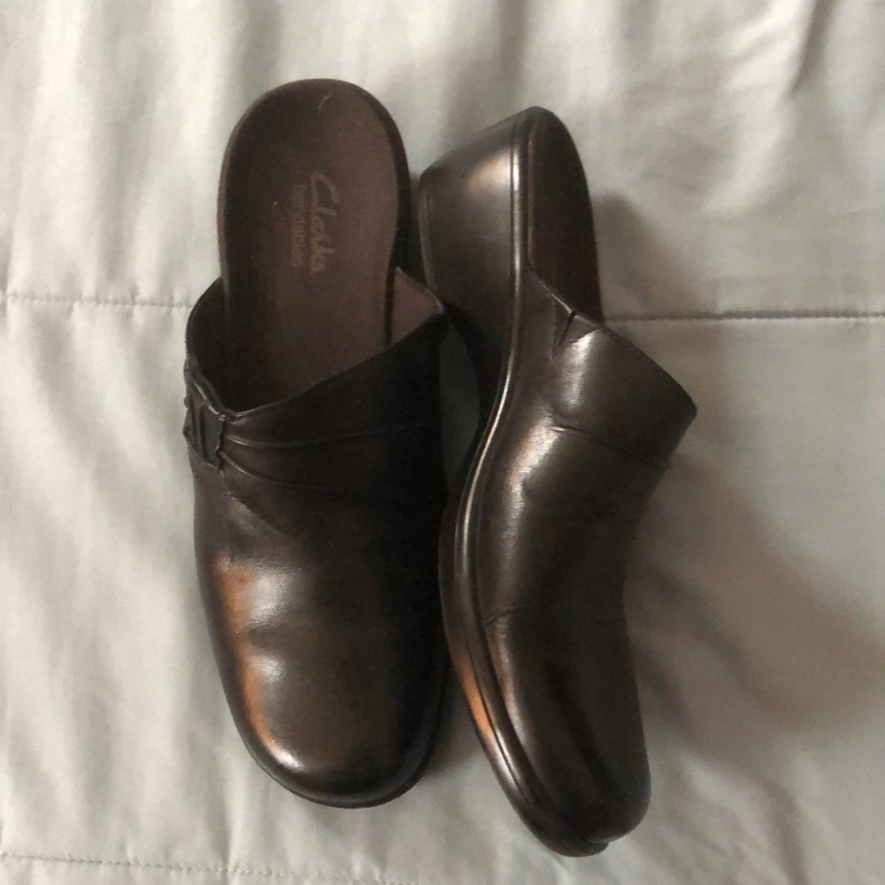 Black NWOT Clarks Clogs